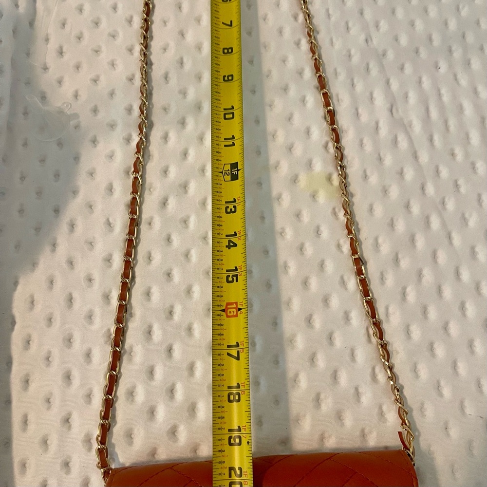 Elegant BEBE Sophia
Crossbody Bag Warm Blush
New condition - Picture 9 of 10